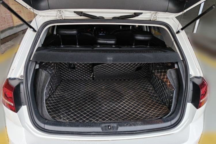 Used Volkswagen Golf 2017 1.6L Automatic Comfort Million-Vehicle Anniversary Edition Trunk
