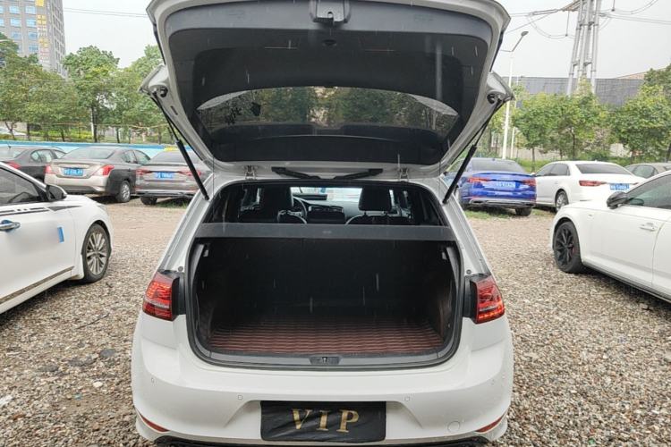Used Volkswagen Golf 2017 280TSI Automatic R-Line Million-Vehicle Commemorative Edition Trunk