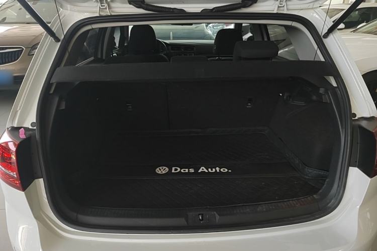 Used Volkswagen Golf 2017 1.6L Automatic Comfort Million-Vehicle Anniversary Edition Trunk