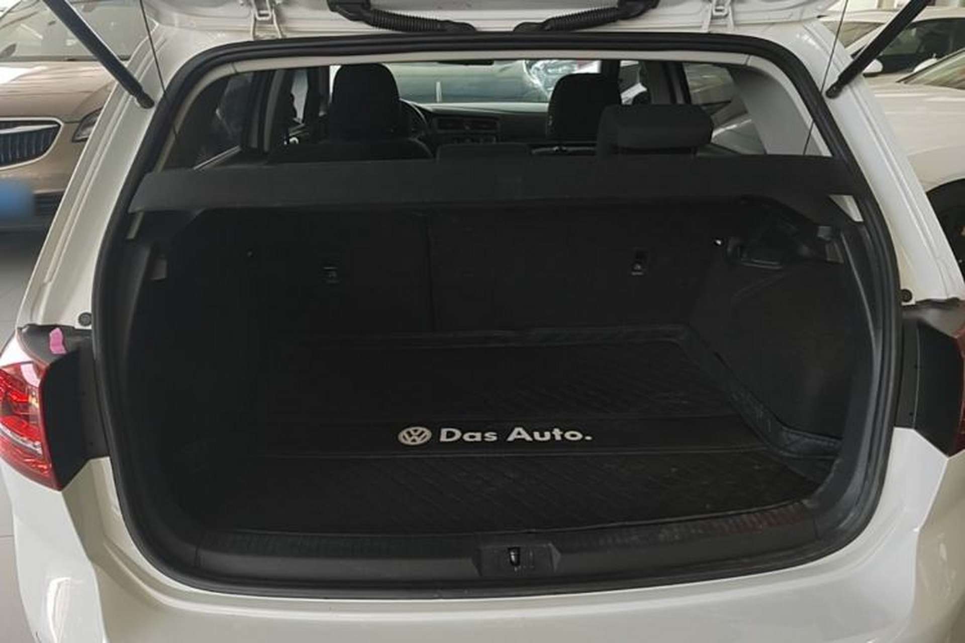 Used Volkswagen Golf 2017 1.6L Automatic Comfort Million-Vehicle Anniversary Edition Trunk