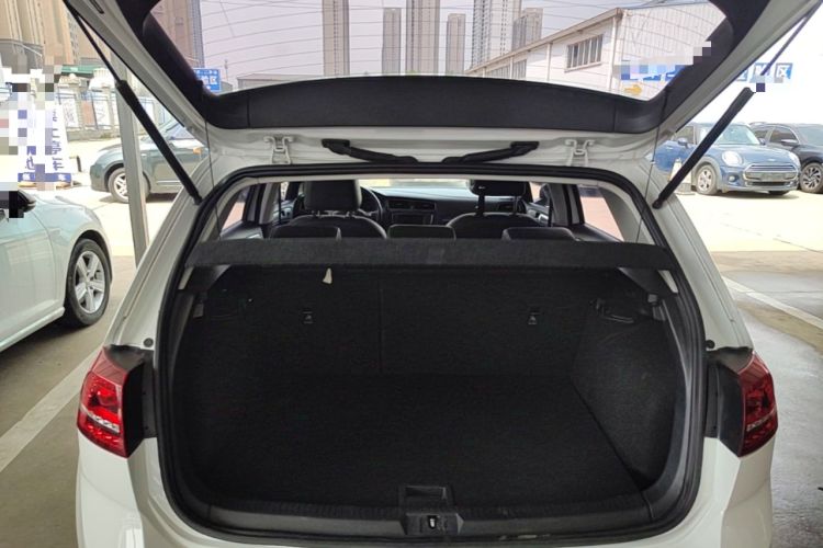 Used Volkswagen Golf 2017 230TSI Automatic Luxury Million-Vehicle Commemorative Edition Trunk