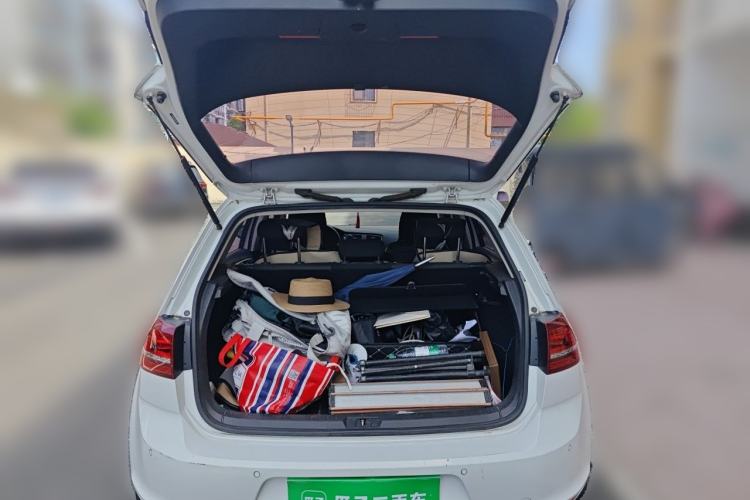 Used Volkswagen Golf 2017 230TSI Automatic Comfort Edition – Celebrating Milestone of One Million Units Trunk