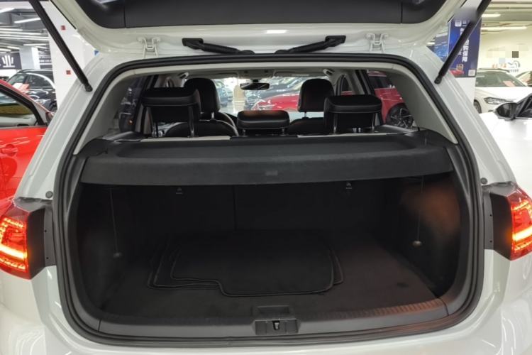 Used Volkswagen Golf 2017 230TSI Automatic Luxury Million-Vehicle Commemorative Edition Trunk