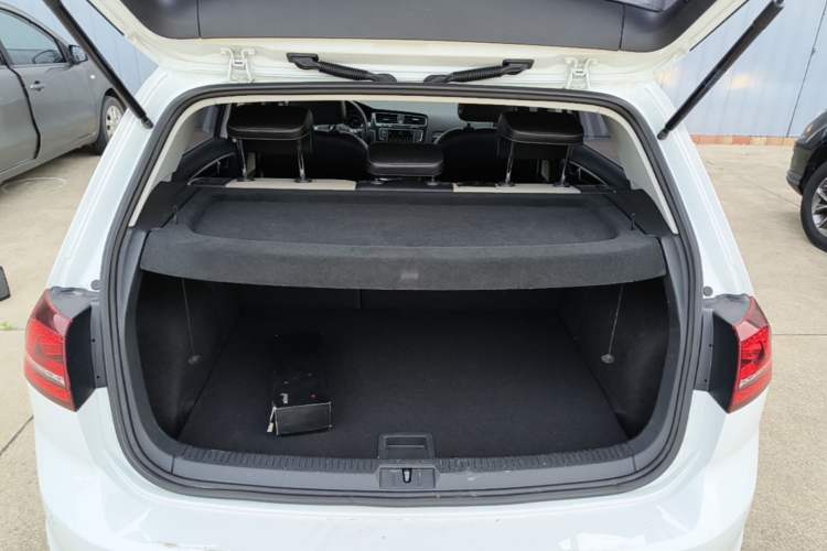 Used Volkswagen Golf 2017 230TSI Automatic Luxury Million-Vehicle Commemorative Edition Trunk
