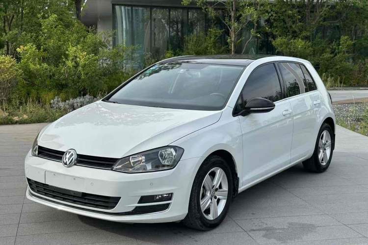 Used Volkswagen Golf 2017 230TSI Automatic Comfort Edition – Celebrating Milestone of One Million Units Guazi used car, China used car export, Used car for sale, Used  cars, Cheapest cars for sale