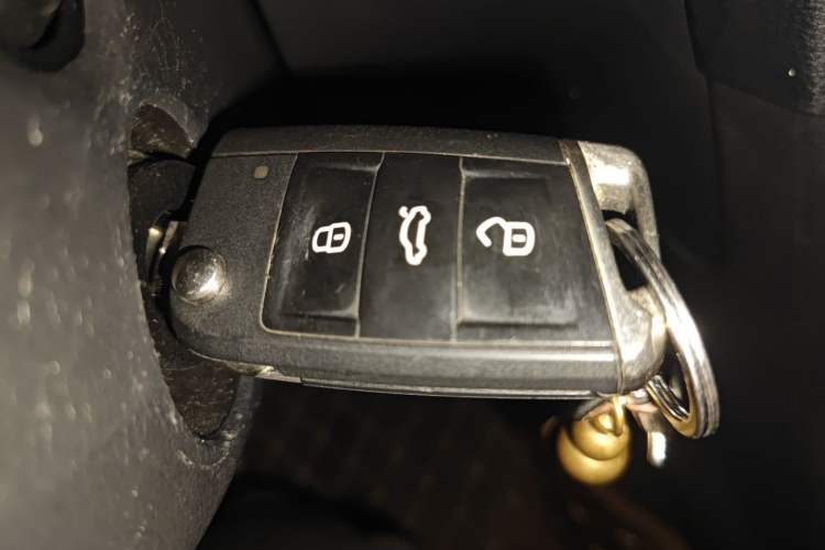 Used Volkswagen Golf 2017 1.6L Automatic Comfort Million-Vehicle Anniversary Edition Vehicle Key
