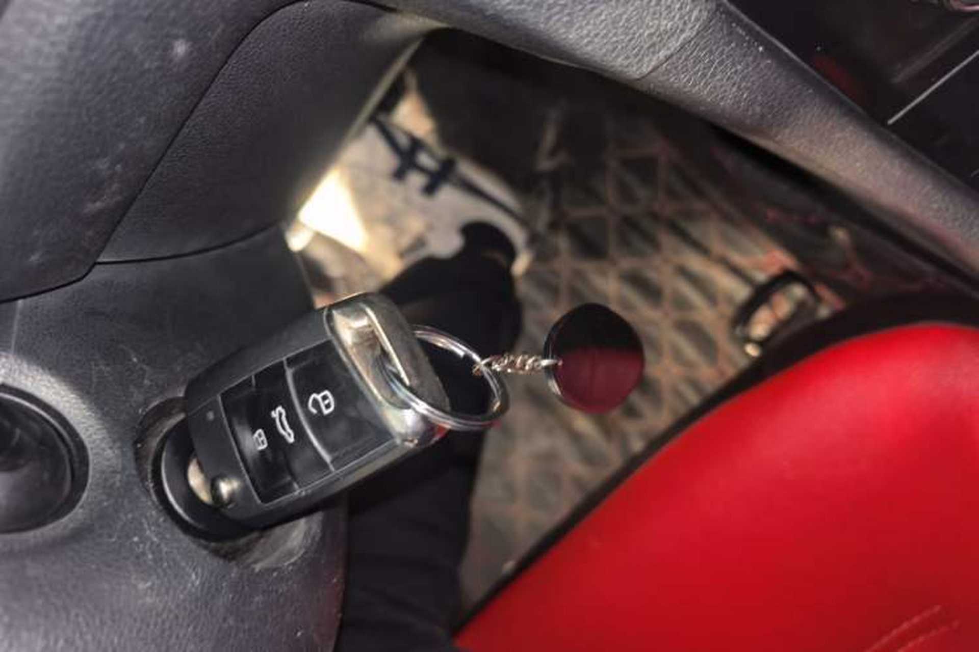 Used Volkswagen Golf 2017 230TSI Manual Comfort Edition – Celebrating Milestone of One Million Units Vehicle Key