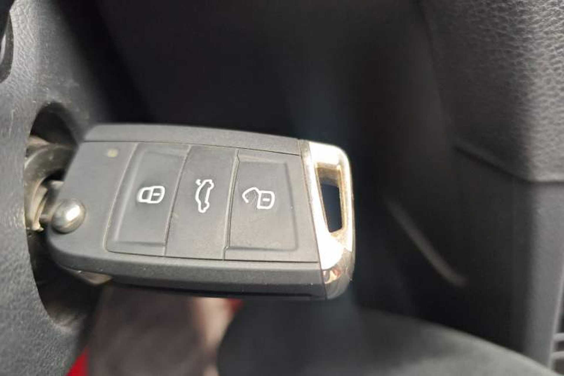 Used Volkswagen Golf 2017 230TSI Automatic Comfort Edition – Celebrating Milestone of One Million Units Vehicle Key