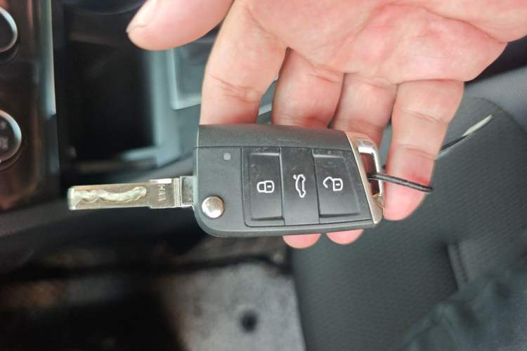 Used Volkswagen Golf 2017 1.6L Automatic Comfort Million-Vehicle Anniversary Edition Vehicle Key