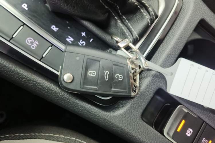Used Volkswagen Golf 2017 280TSI Automatic R-Line Million-Vehicle Commemorative Edition Vehicle Key