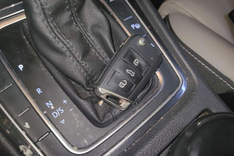 Used Volkswagen Golf 2017 230TSI Automatic Luxury Million-Vehicle Commemorative Edition Vehicle Key