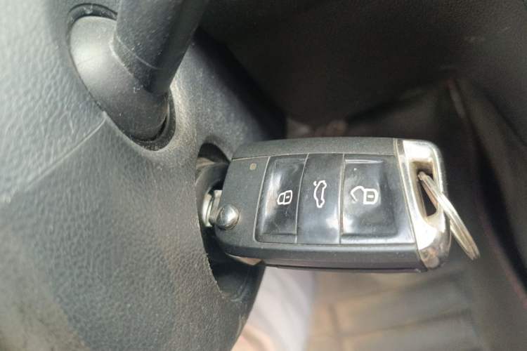 Used Volkswagen Golf 2017 1.6L Automatic Comfort Million-Vehicle Anniversary Edition Vehicle Key