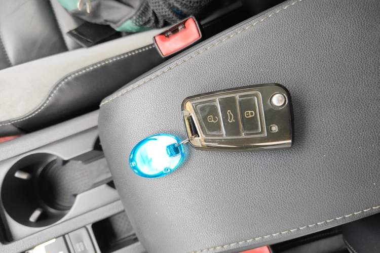 Used Volkswagen Golf 2017 280TSI Automatic R-Line Million-Vehicle Commemorative Edition Vehicle Key