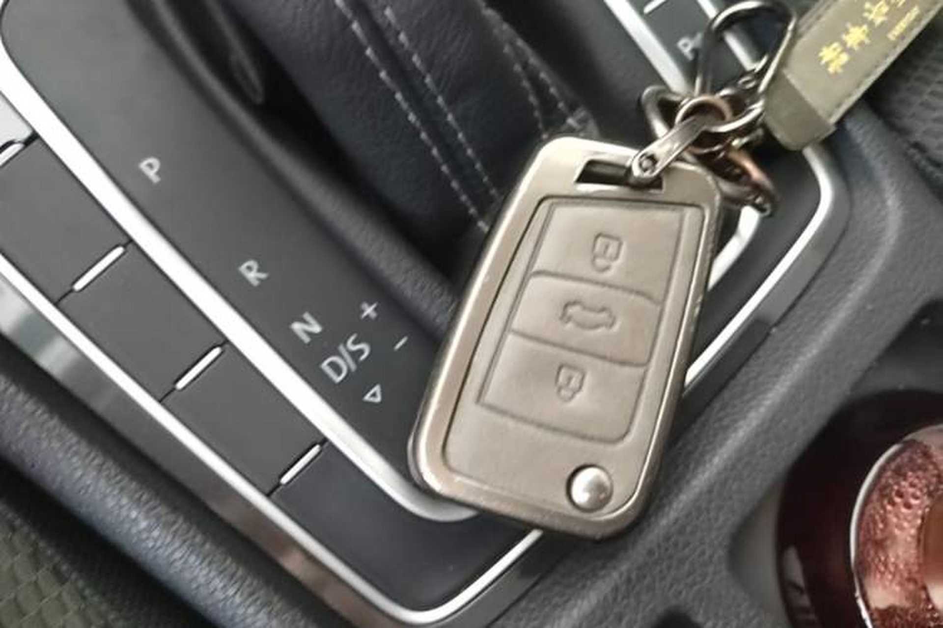 Used Volkswagen Golf 2017 1.6L Automatic Comfort Million-Vehicle Anniversary Edition Vehicle Key