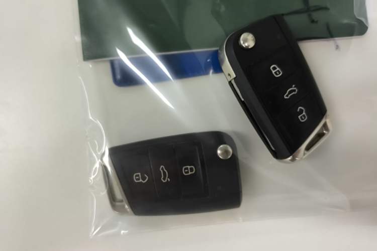 Used Volkswagen Golf 2017 230TSI Automatic Luxury Million-Vehicle Commemorative Edition Vehicle Key