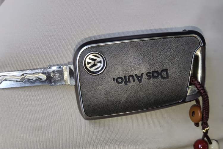 Used Volkswagen Golf 2017 1.6L Automatic Comfort Million-Vehicle Anniversary Edition Vehicle Key