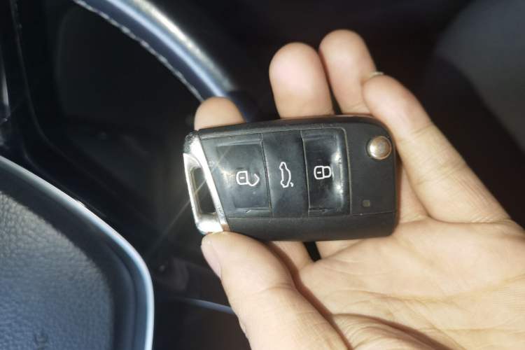 Used Volkswagen Golf 2017 230TSI Automatic Comfort Edition – Celebrating Milestone of One Million Units Vehicle Key