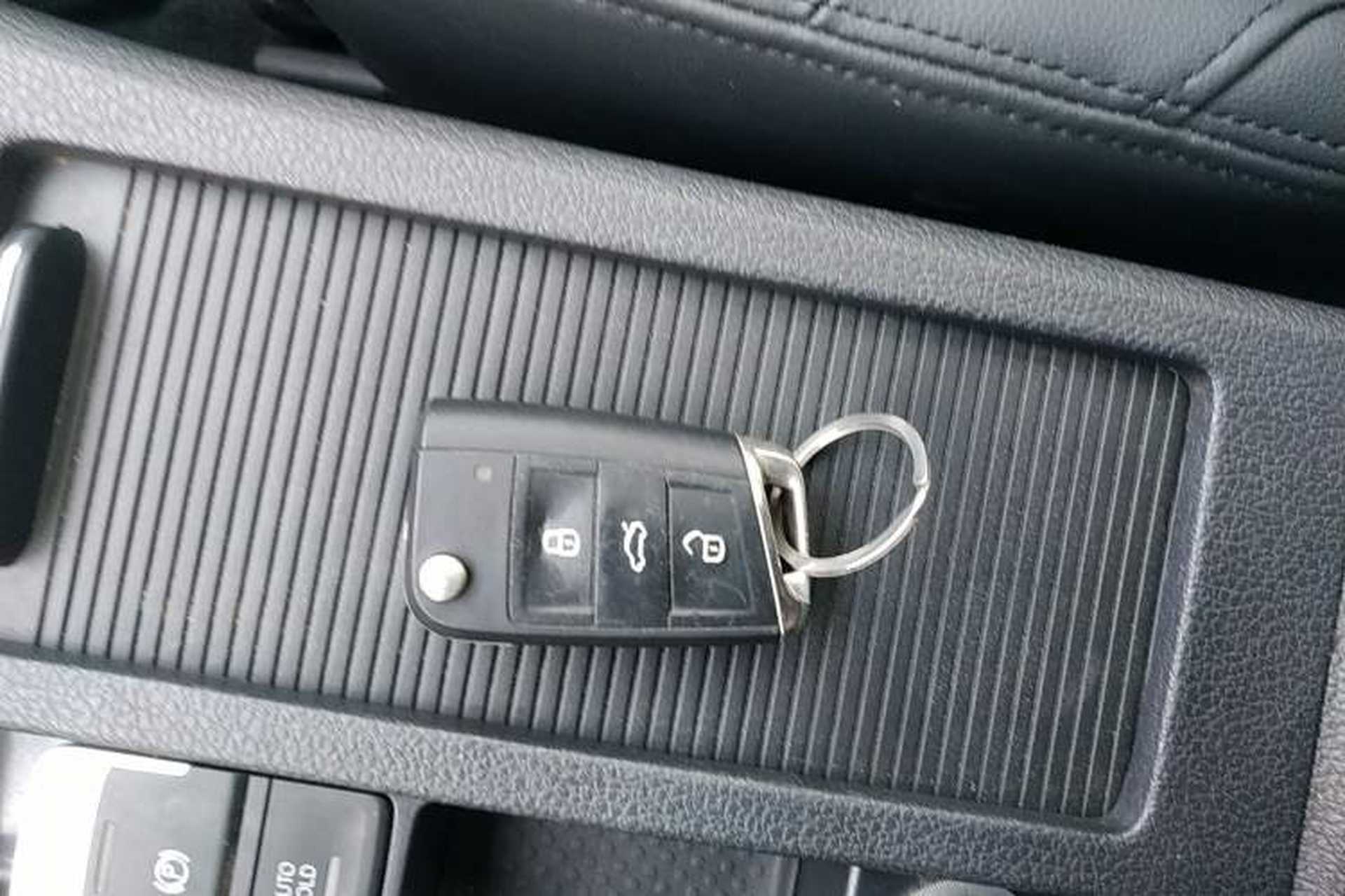 Used Volkswagen Golf 2017 230TSI Automatic Comfort Edition – Celebrating Milestone of One Million Units Vehicle Key
