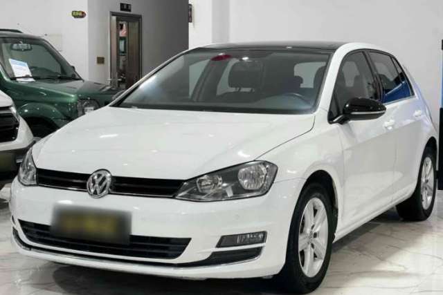 Used Volkswagen Golf 2017 1.6L Automatic Comfort Million-Vehicle Anniversary Edition