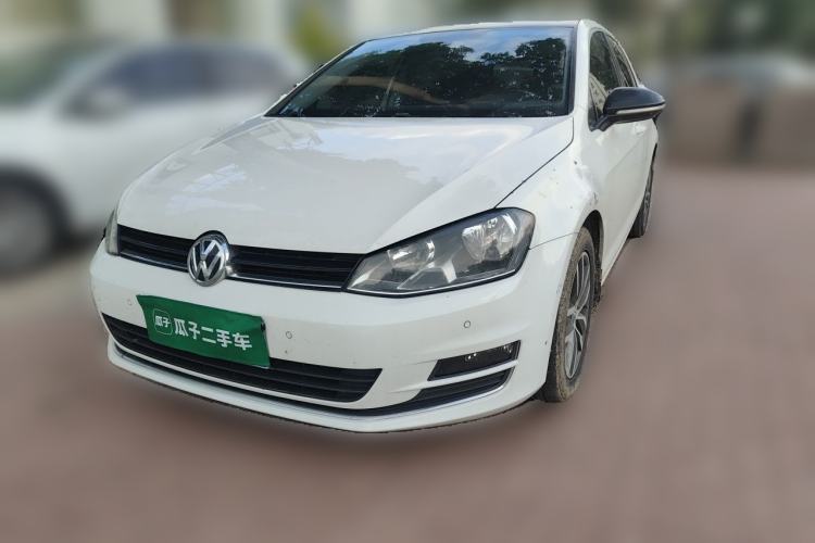 Used Volkswagen Golf 2017 230TSI Automatic Luxury Million-Vehicle Commemorative Edition Guazi used car, China used car export, Used car for sale, Used Volkswagen cars, Cheapest cars for sale