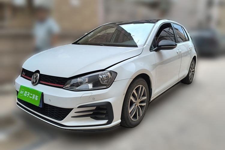 Used Volkswagen Golf 2017 230TSI Automatic Luxury Million-Vehicle Commemorative Edition Guazi used car, China used car export, Used car for sale, Used  cars, Cheapest cars for sale
