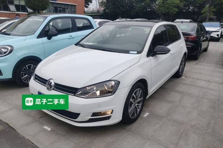 Used Volkswagen Golf 2017 230TSI Automatic Comfort Edition – Celebrating Milestone of One Million Units Guazi used car, China used car export, Used car for sale, Used  cars, Cheapest cars for sale
