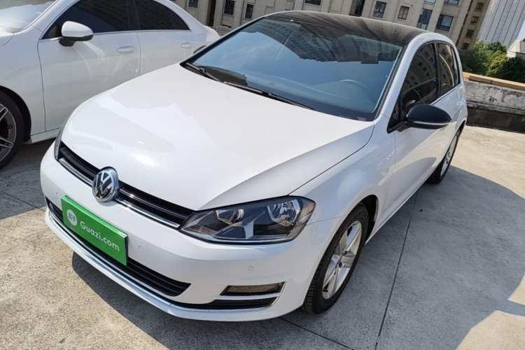 Used Volkswagen Golf 2017 1.6L Automatic Comfort Million-Vehicle Anniversary Edition Guazi used car, China used car export, Used car for sale, Used  cars, Cheapest cars for sale