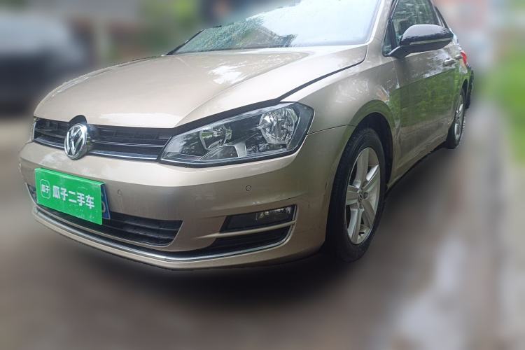 Used Volkswagen Golf 2017 1.6L Automatic Comfort Million-Vehicle Anniversary Edition Guazi used car, China used car export, Used car for sale, Used  cars, Cheapest cars for sale