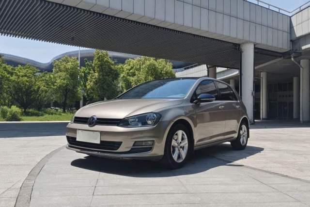 Used Volkswagen Golf 2017 1.6L Automatic Comfort Million-Vehicle Anniversary Edition