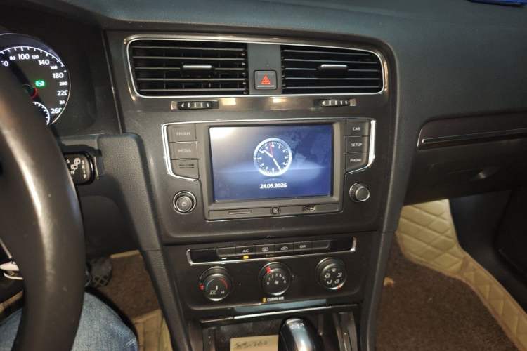 Used Volkswagen Golf 2017 230TSI Automatic Comfort Edition – Celebrating Milestone of One Million Units Audio And AC Panel