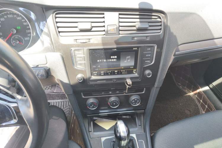 Used Volkswagen Golf 2017 230TSI Automatic Comfort Edition – Celebrating Milestone of One Million Units Audio And AC Panel