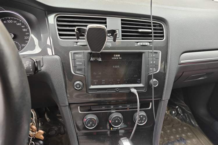 Used Volkswagen Golf 2017 230TSI Automatic Comfort Edition – Celebrating Milestone of One Million Units Audio And AC Panel