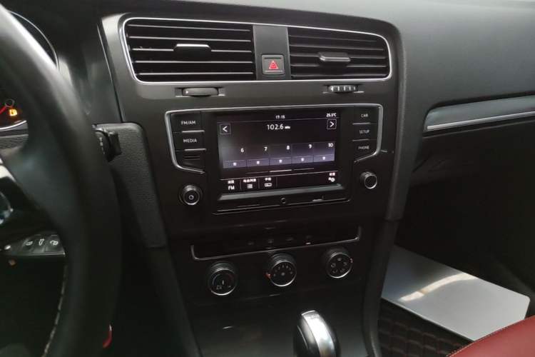Used Volkswagen Golf 2017 230TSI Automatic Comfort Edition – Celebrating Milestone of One Million Units Audio And AC Panel