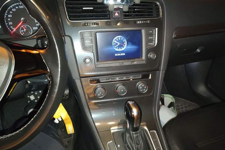 Used Volkswagen Golf 2017 230TSI Automatic Comfort Edition – Celebrating Milestone of One Million Units Audio And AC Panel