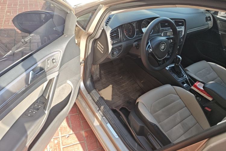Used Volkswagen Golf 2017 230TSI Automatic Luxury Million-Vehicle Commemorative Edition Driver Seat