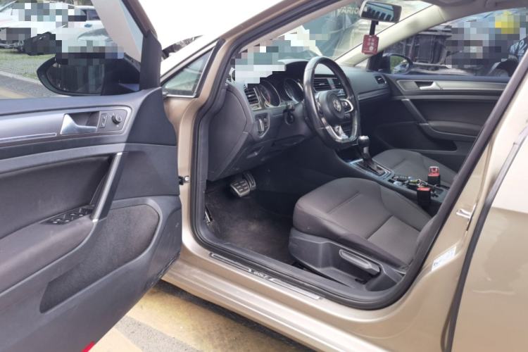 Used Volkswagen Golf 2017 230TSI Automatic Comfort Edition – Celebrating Milestone of One Million Units Driver Seat