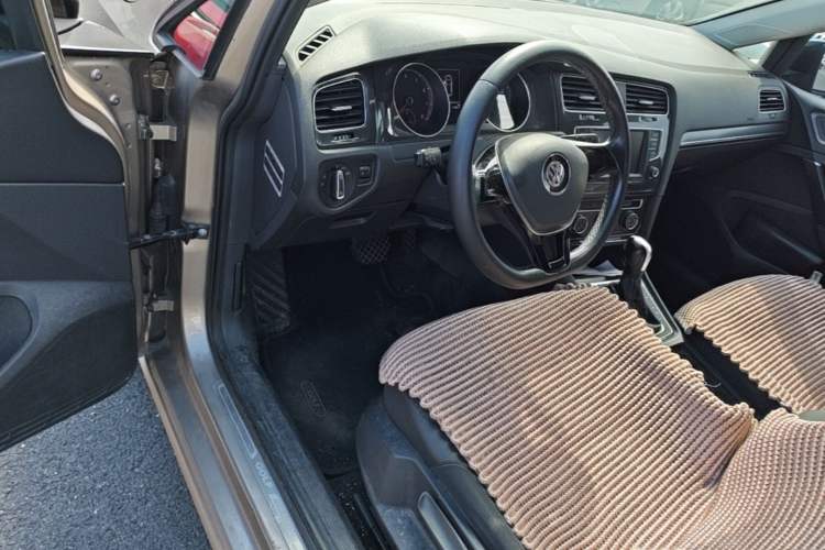 Used Volkswagen Golf 2017 230TSI Automatic Comfort Edition – Celebrating Milestone of One Million Units Driver Seat