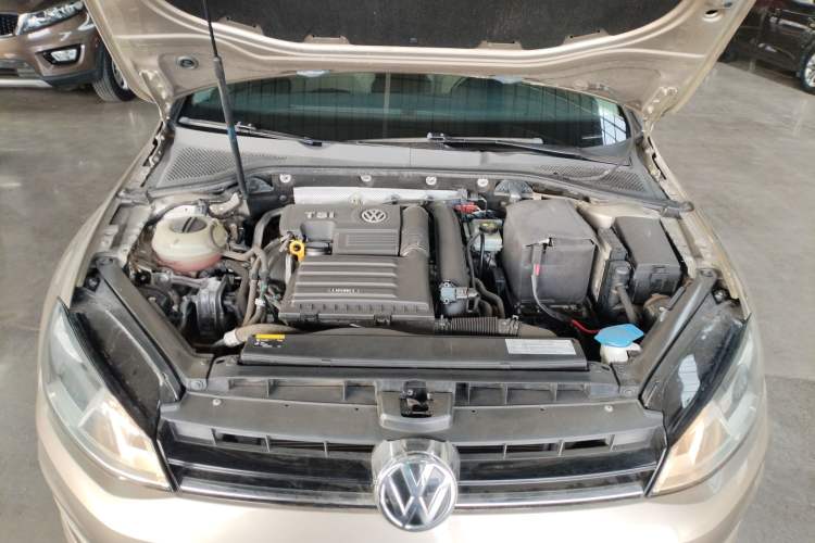 Used Volkswagen Golf 2017 230TSI Automatic Luxury Million-Vehicle Commemorative Edition Engine Bay