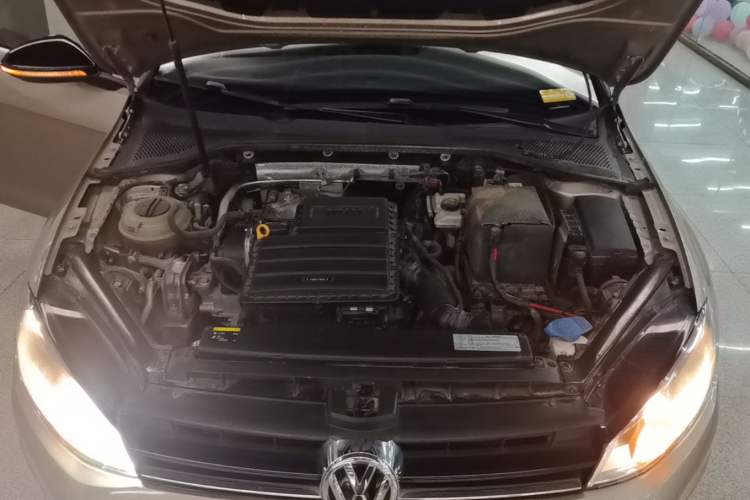 Used Volkswagen Golf 2017 1.6L Automatic Comfort Million-Vehicle Anniversary Edition Engine Bay