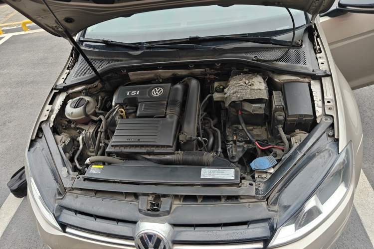 Used Volkswagen Golf 2017 230TSI Automatic Comfort Edition – Celebrating Milestone of One Million Units Engine Bay