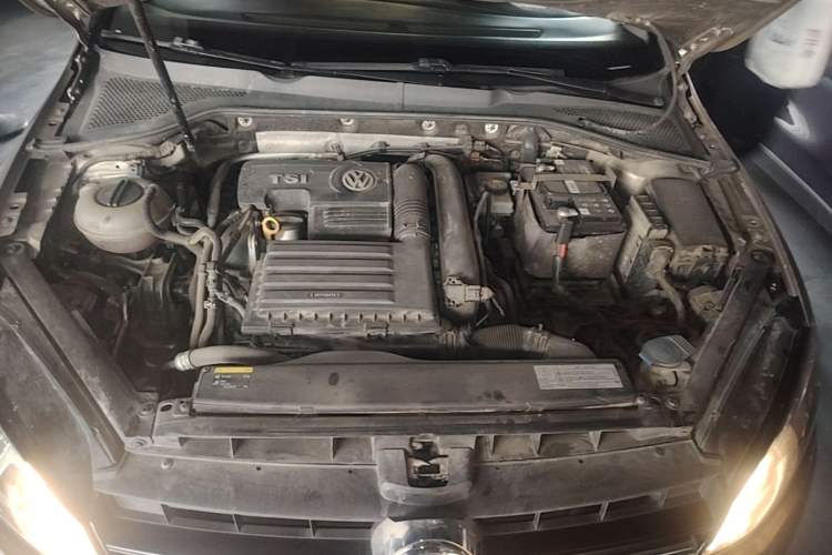 Used Volkswagen Golf 2017 230TSI Automatic Luxury Million-Vehicle Commemorative Edition Engine Bay