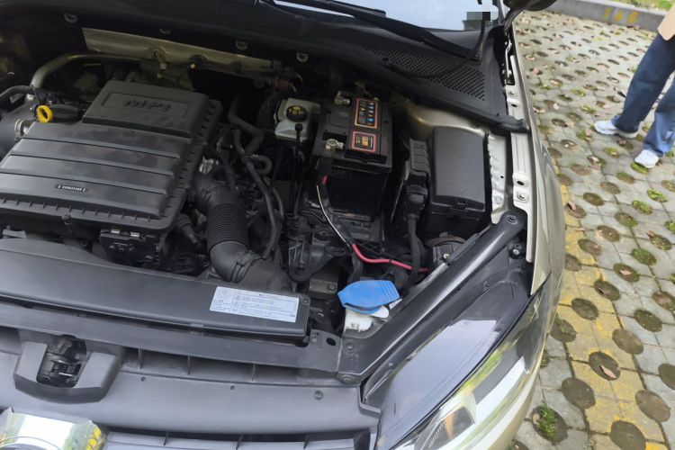 Used Volkswagen Golf 2017 1.6L Automatic Comfort Million-Vehicle Anniversary Edition Engine Bay Left