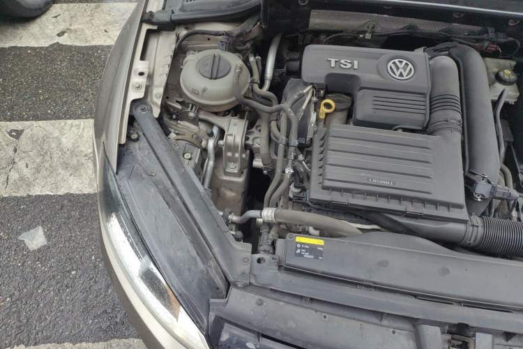 Used Volkswagen Golf 2017 230TSI Automatic Luxury Million-Vehicle Commemorative Edition Engine Bay Right