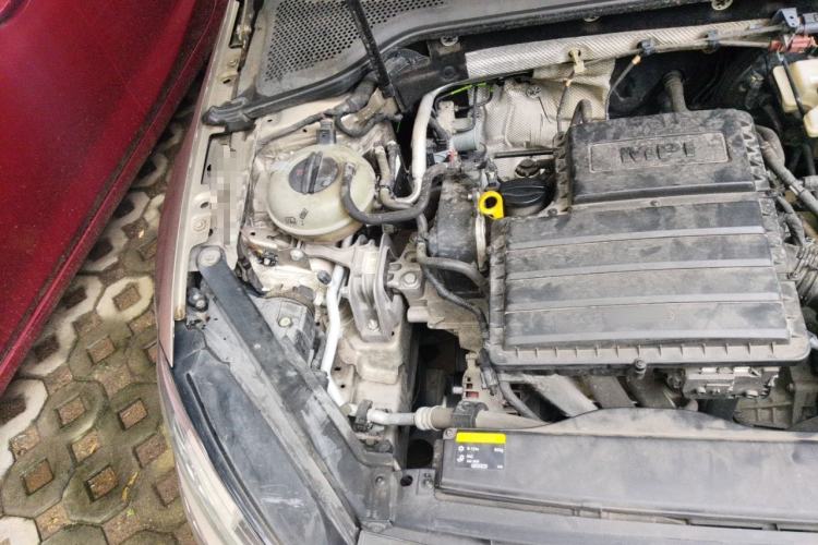 Used Volkswagen Golf 2017 1.6L Automatic Comfort Million-Vehicle Anniversary Edition Engine Bay Right
