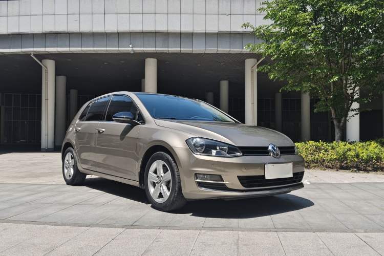 Used Volkswagen Golf 2017 1.6L Automatic Comfort Million-Vehicle Anniversary Edition Exterior 1
