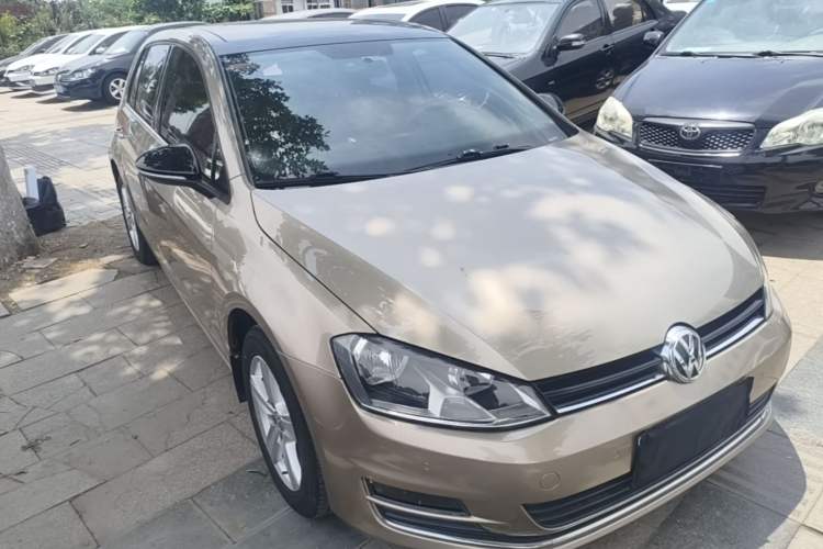 Used Volkswagen Golf 2017 1.6L Automatic Comfort Million-Vehicle Anniversary Edition Exterior 1