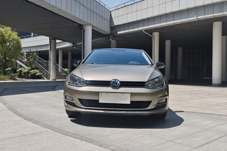 Used Volkswagen Golf 2017 1.6L Automatic Comfort Million-Vehicle Anniversary Edition Exterior 2