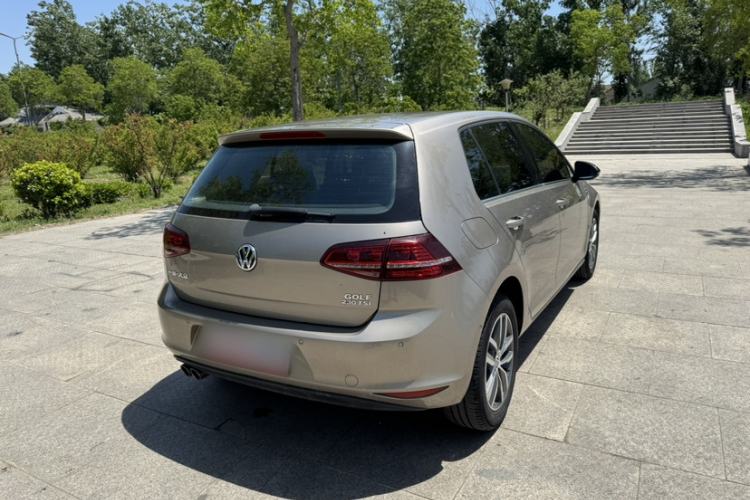 Used Volkswagen Golf 2017 230TSI Automatic Luxury Million-Vehicle Commemorative Edition Exterior 3