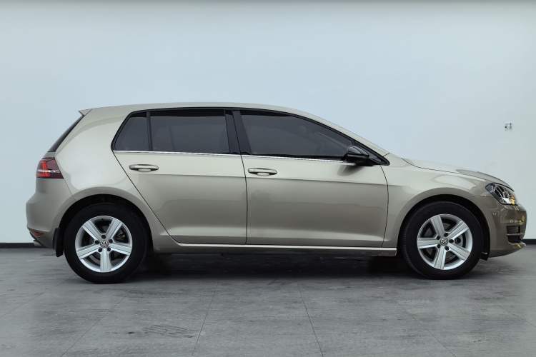 Used Volkswagen Golf 2017 230TSI Automatic Comfort Edition – Celebrating Milestone of One Million Units Exterior 7