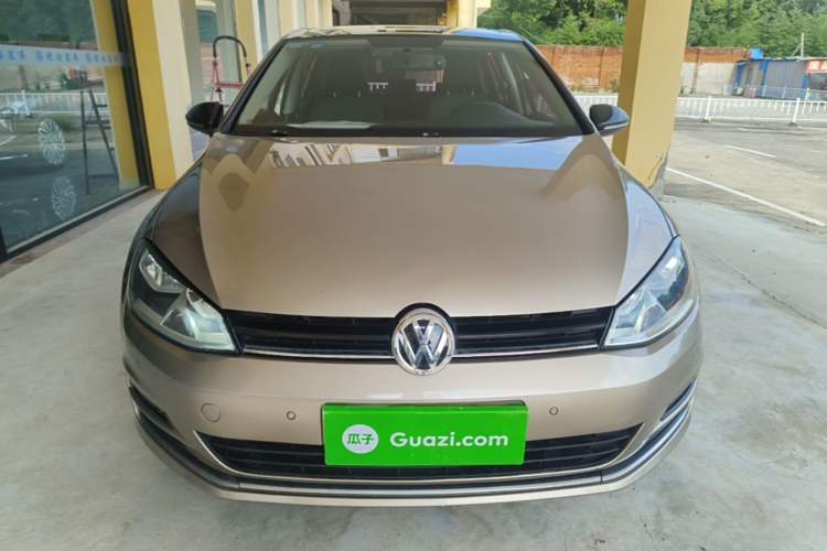 Used Volkswagen Golf 2017 230TSI Automatic Comfort Edition – Celebrating Milestone of One Million Units Front